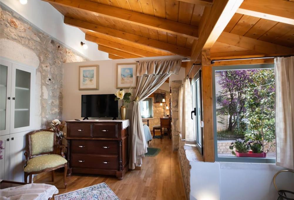 La Casa Di Bella A Tradional Stone House With Barbecue Villa Karia  Exterior photo
