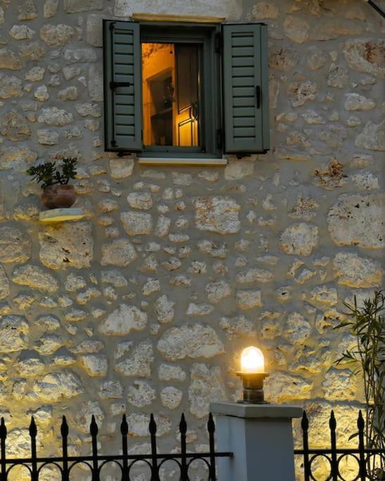 La Casa Di Bella A Tradional Stone House With Barbecue Villa Karia  Exterior photo